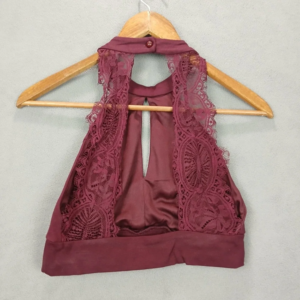 Lulus‎ Crop Top Womens Medium Burgundy Front Keyhole Intricate Lace Halter Neck